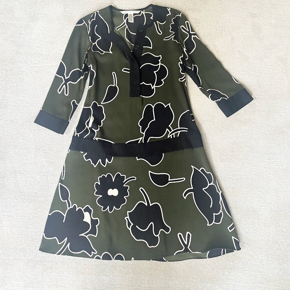 Diane Von Furstenberg Silk Drop Waist Nadine Olive Green Black White Dress sz 2